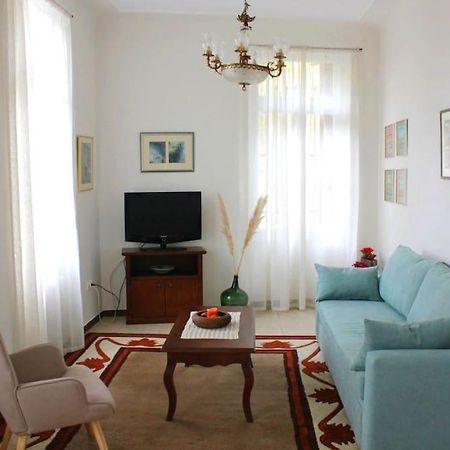 Calliope'S Neoclassical Home In The Heart Of Plaka Atene Esterno foto