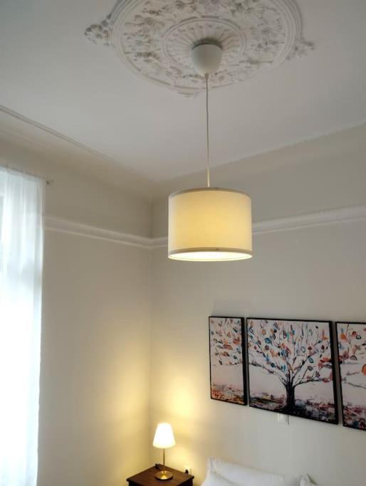 Calliope'S Neoclassical Home In The Heart Of Plaka Atene Esterno foto