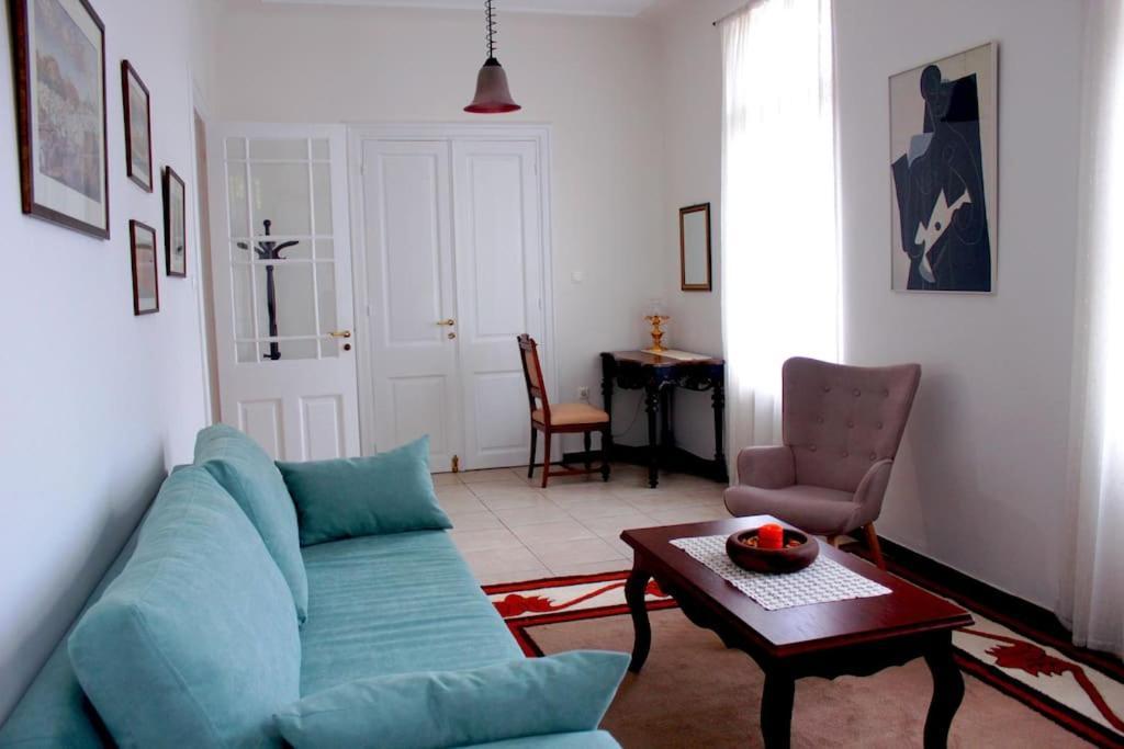 Calliope'S Neoclassical Home In The Heart Of Plaka Atene Esterno foto